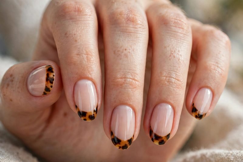 Tortoise French tip nail design