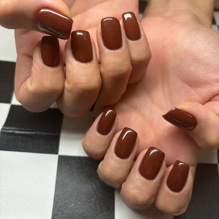 Warm cocoa-toned manicure