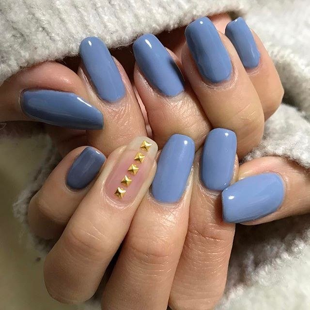Stormy grey-blue manicure