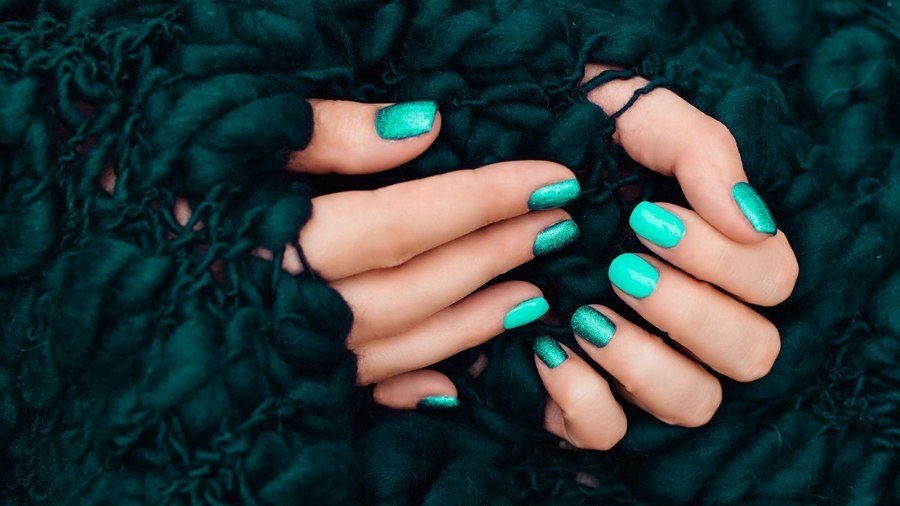 Teal creme manicure