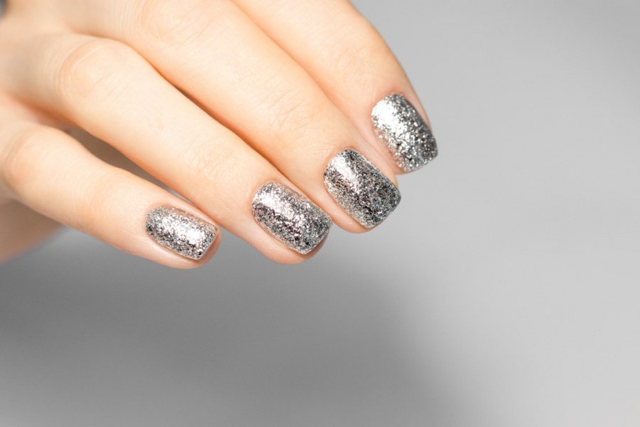 Silver glitter sparkle on short nails