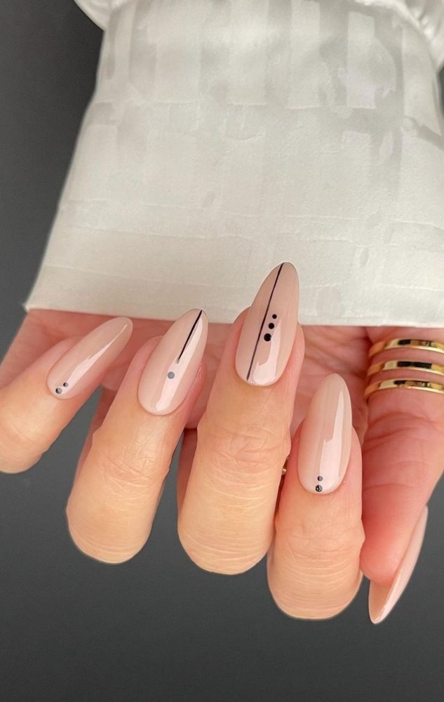 Minimalist dots and lines Christmas nail art