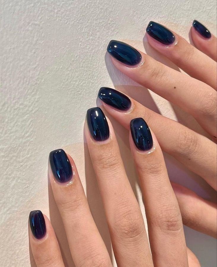 Simple one coat navy blue nails