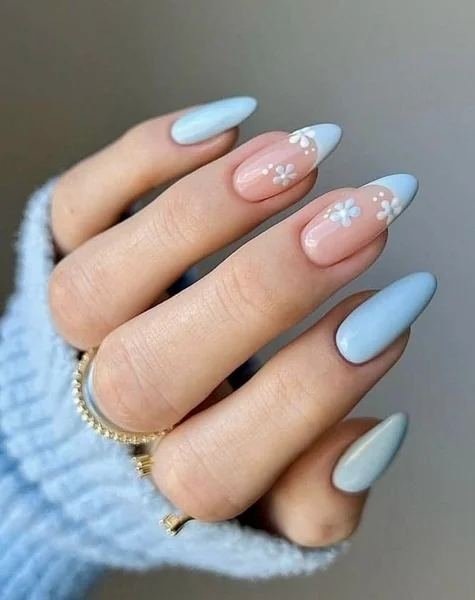 Easy lazy girl blue winter nail idea